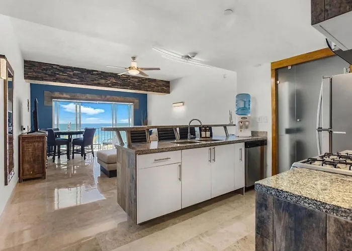 Vista La Jolla 2 Bedroom 406 Apartment *