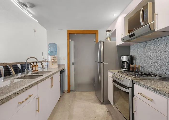 Vista La Jolla 2 Bedroom 406