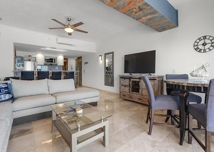 Vista La Jolla 2 Bedroom 406 Apartment
